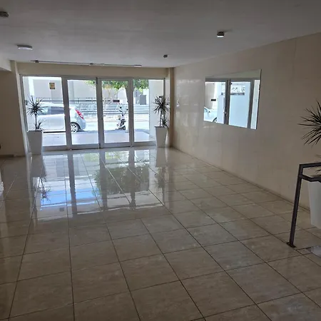 One Bedroom Aptm דירה *